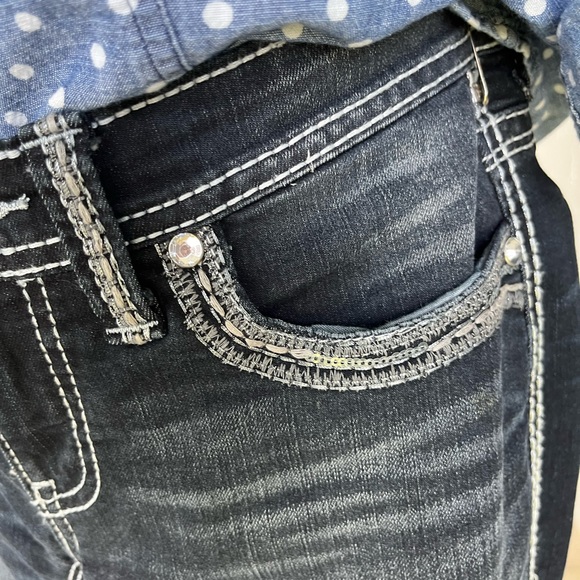 DAYTRIP Authentic Leo Bootcut Jeans - Picture 13 of 15